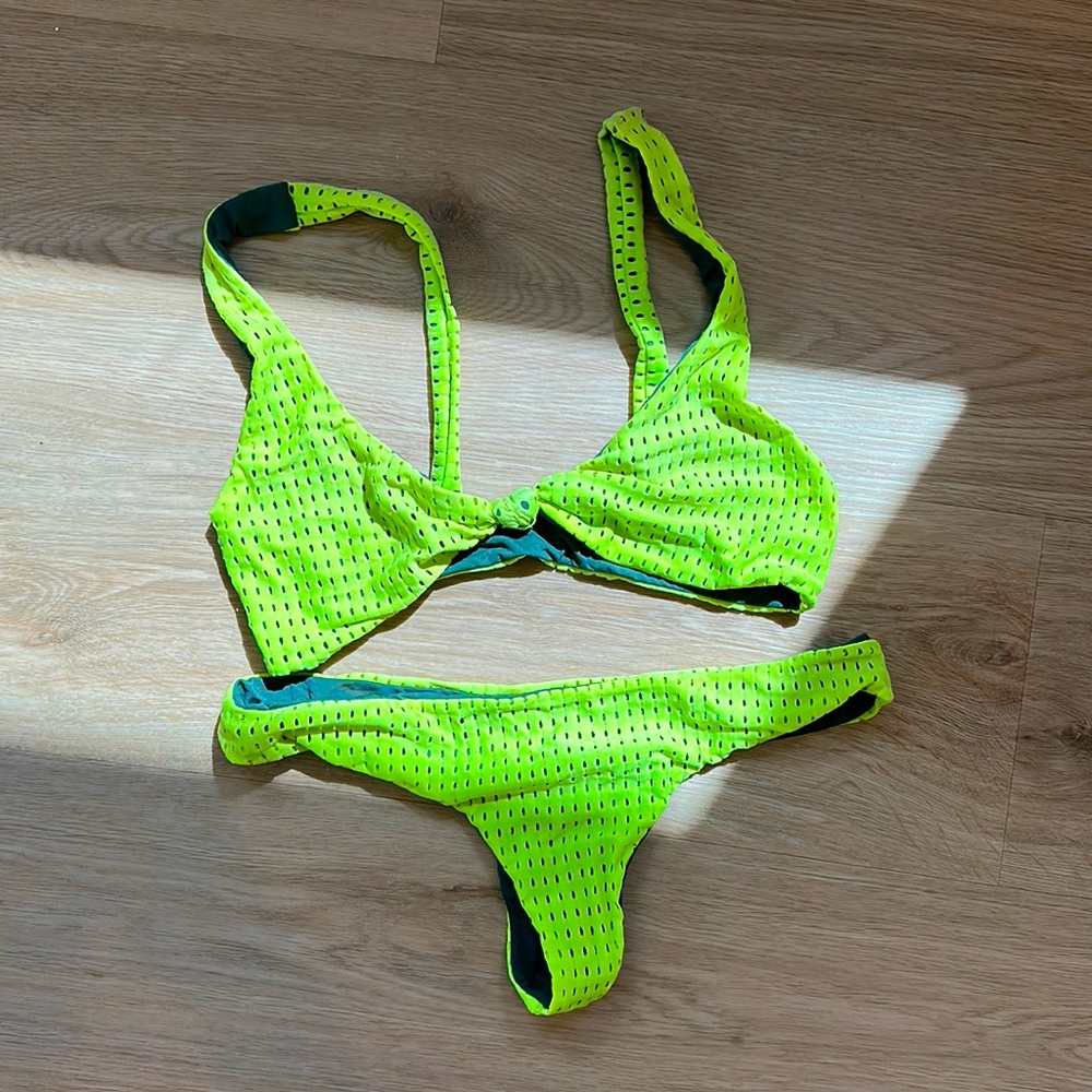 Acacia swim